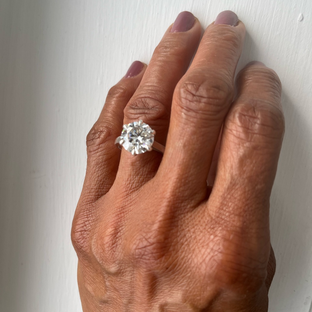 Luxury 5 Ct Round Moissanite Diamond Ring
